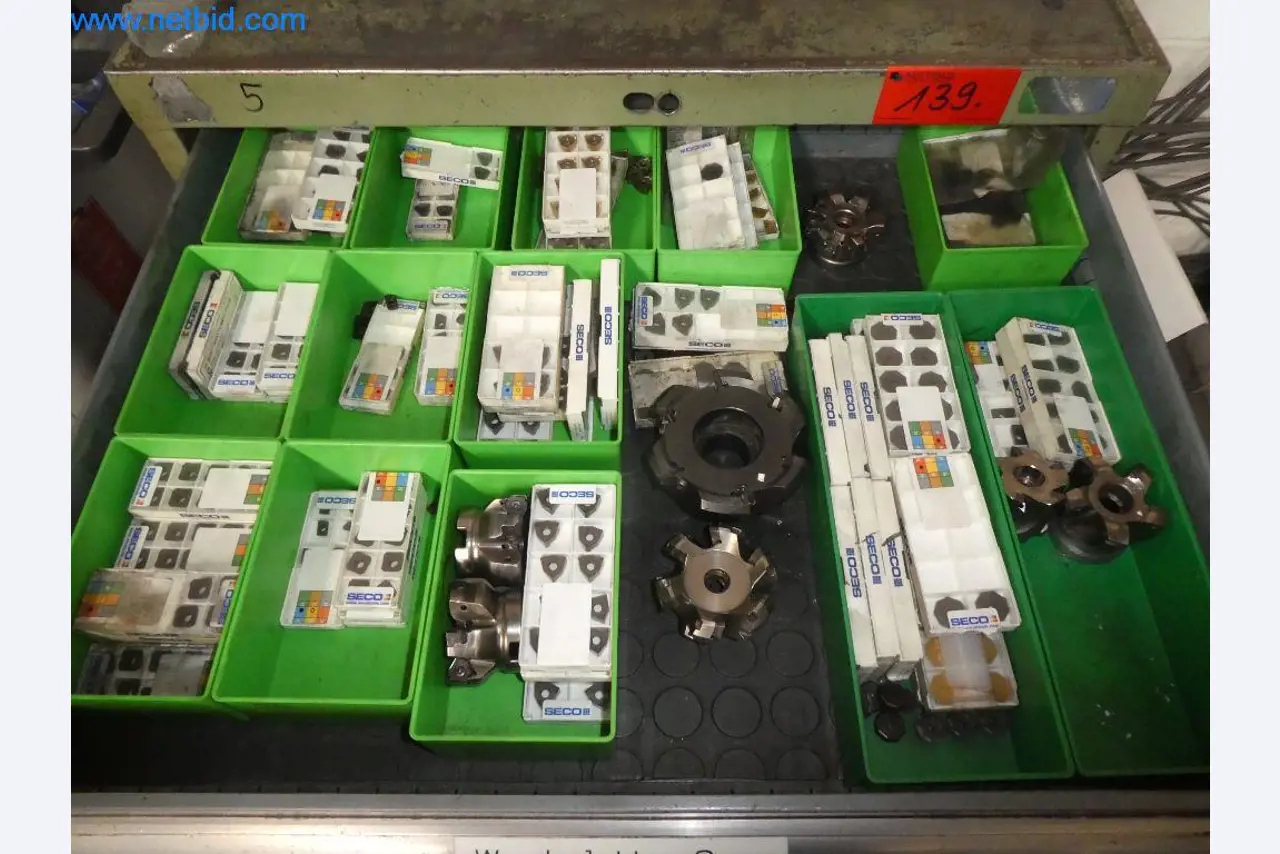 Máquinas de corte, tecnología de soldadura, herramientas manuales y otros activos fijos-2