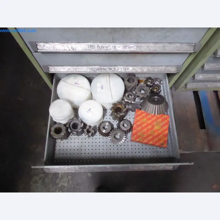 Máquinas de corte, tecnología de soldadura, herramientas manuales y otros activos fijos-11