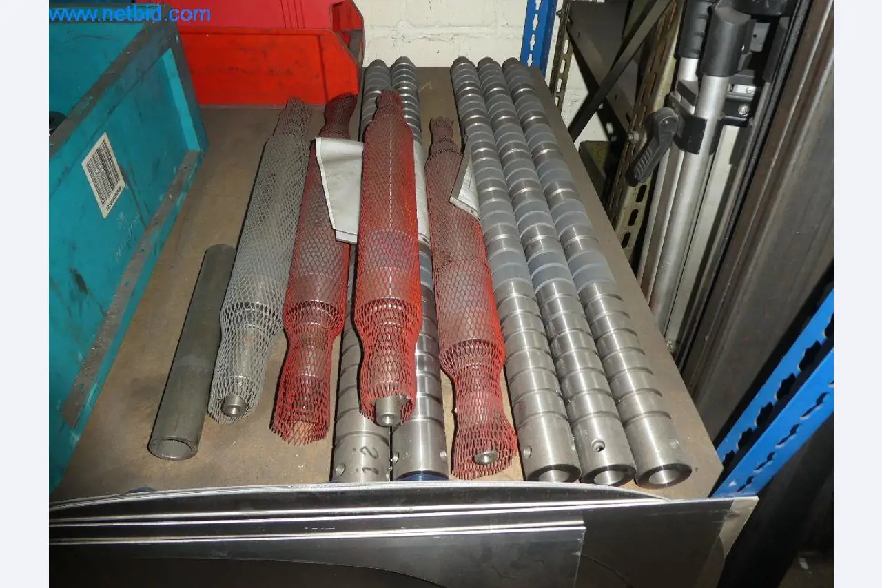 Máquinas de corte, tecnología de soldadura, herramientas manuales y otros activos fijos-25