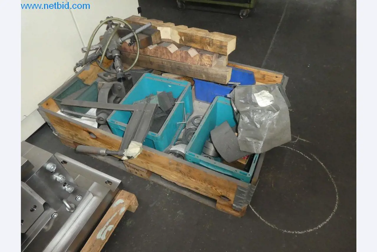 Máquinas de corte, tecnología de soldadura, herramientas manuales y otros activos fijos-37