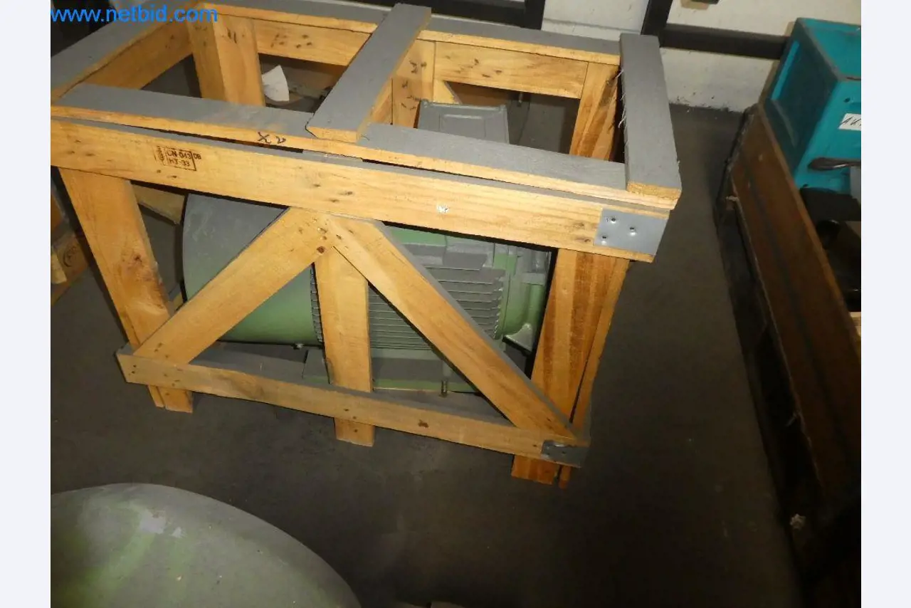 Máquinas de corte, tecnología de soldadura, herramientas manuales y otros activos fijos-51