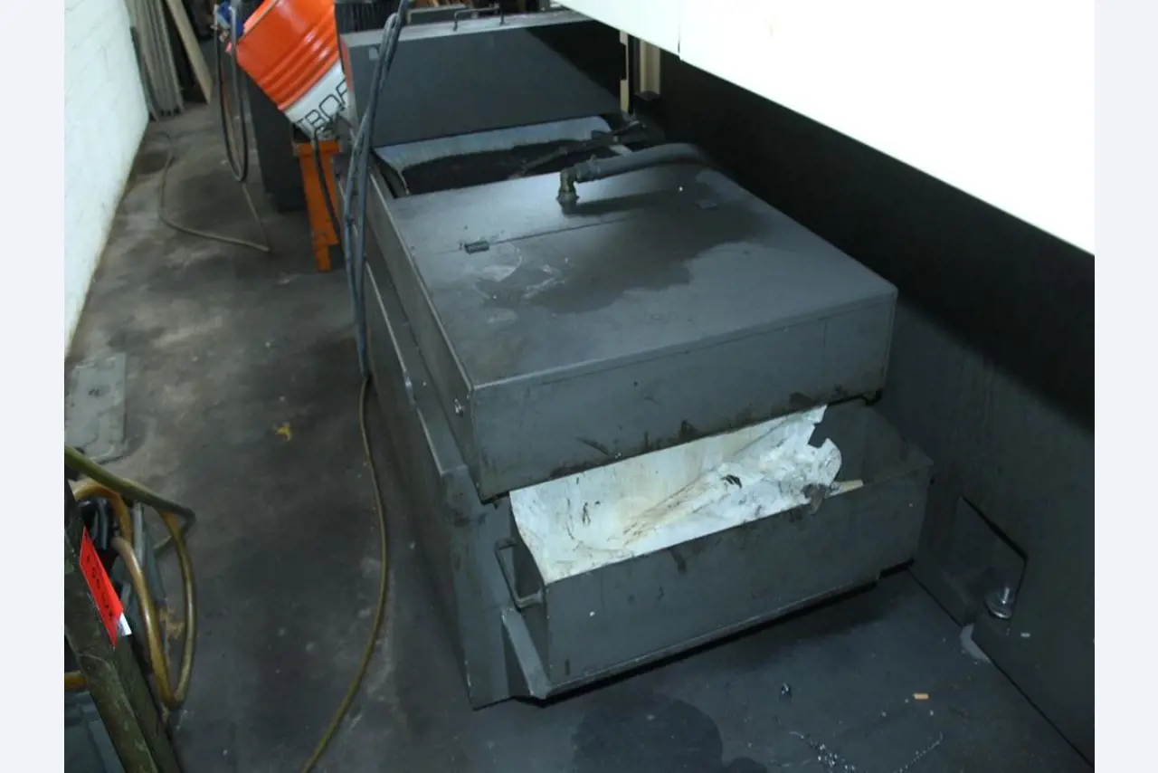 Máquinas de corte, tecnología de soldadura, herramientas manuales y otros activos fijos-11