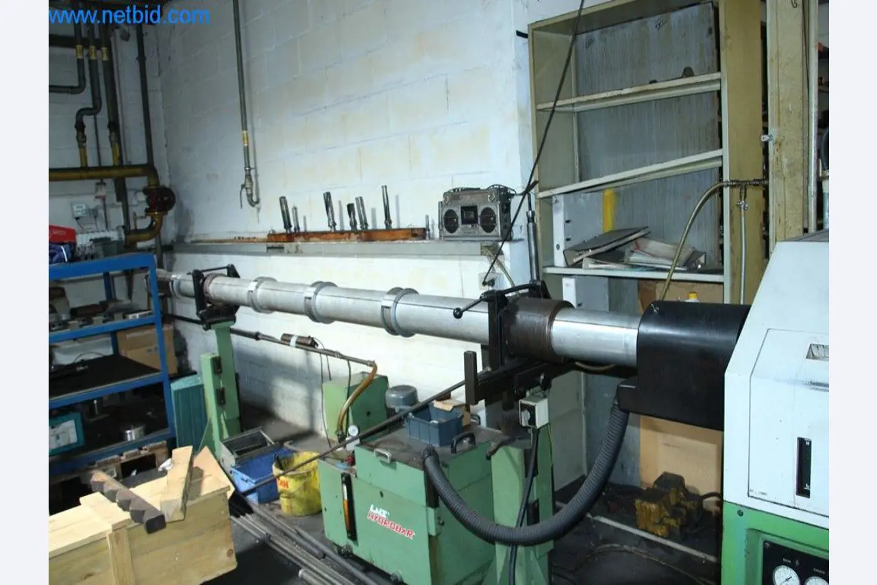 Machines d'usinage, technique de soudage, outils manuels et autres biens d'équipement-8