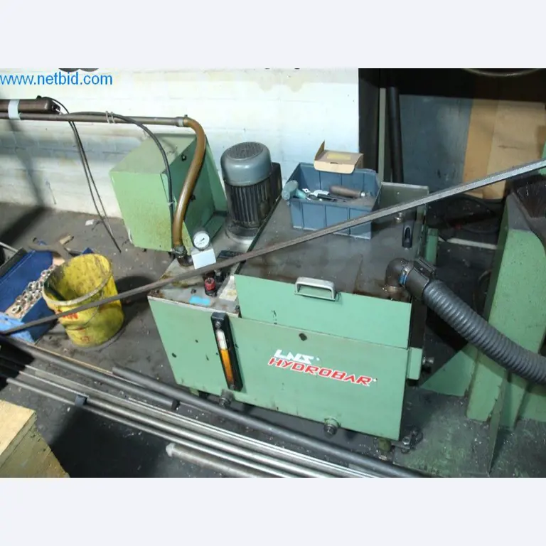 Machines d'usinage, technique de soudage, outils manuels et autres biens d'équipement-9