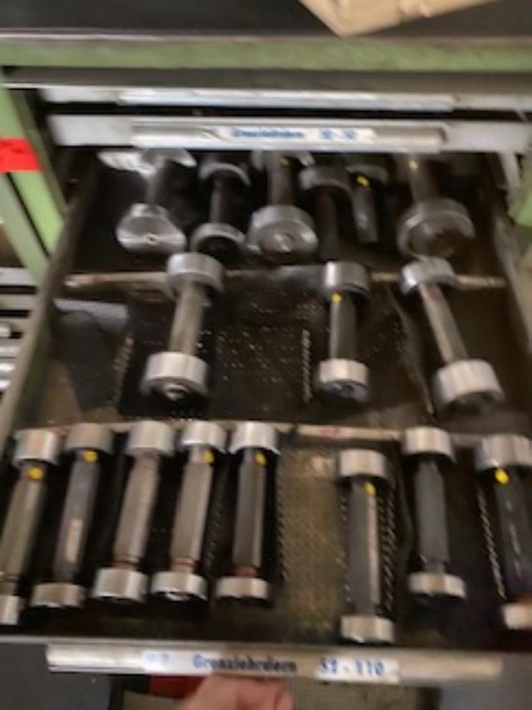 Máquinas de corte, tecnología de soldadura, herramientas manuales y otros activos fijos-10