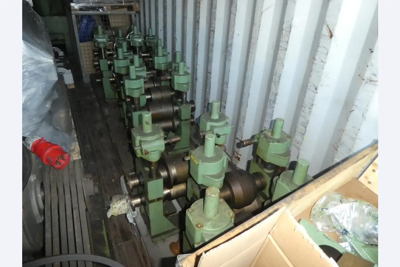 Máquinas de corte, tecnología de soldadura, herramientas manuales y otros activos fijos-1