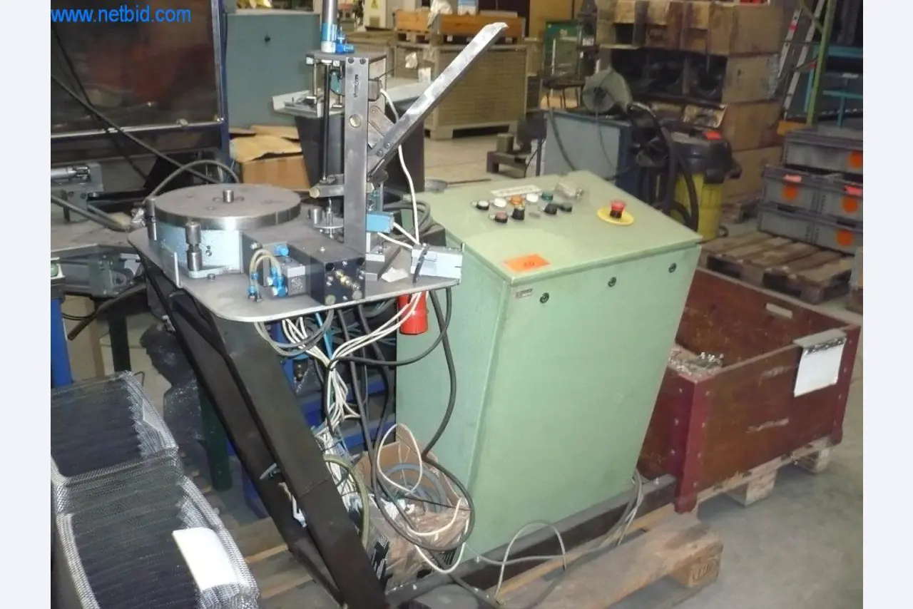 Komory spawalnicze, maszyny spawalnicze, prasy, obróbka drutu-1