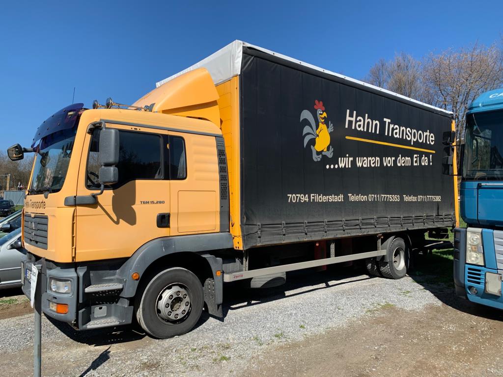 2 LKW und 3-Achs-Sattelzugauflieger-1