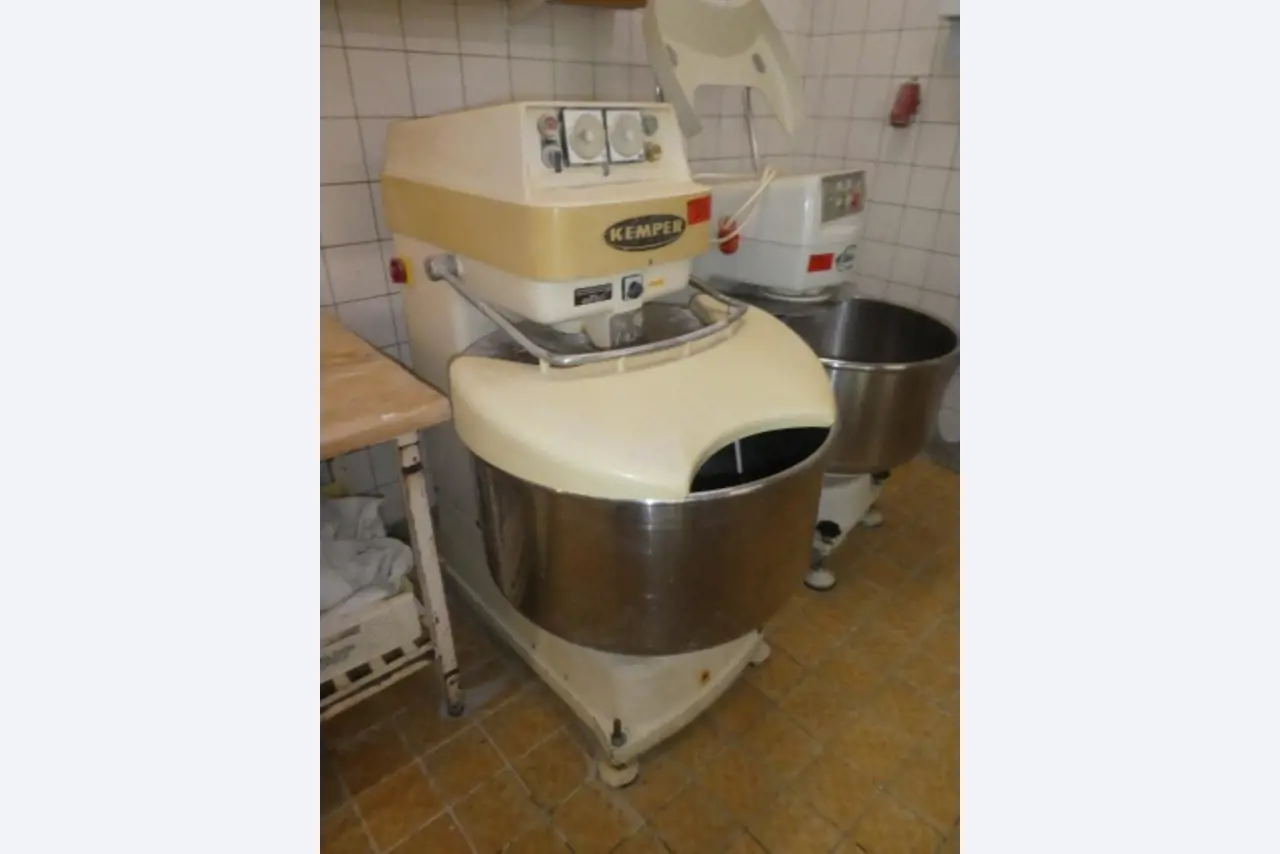 Equipos de panadería, máquinas, mesas de trabajo, etc.-2