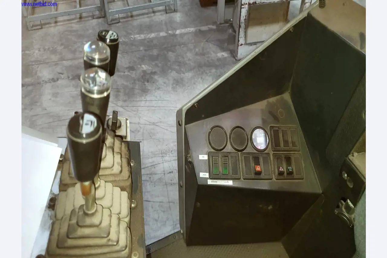 Stroji za predtisk, pisarniška in poslovna oprema-10