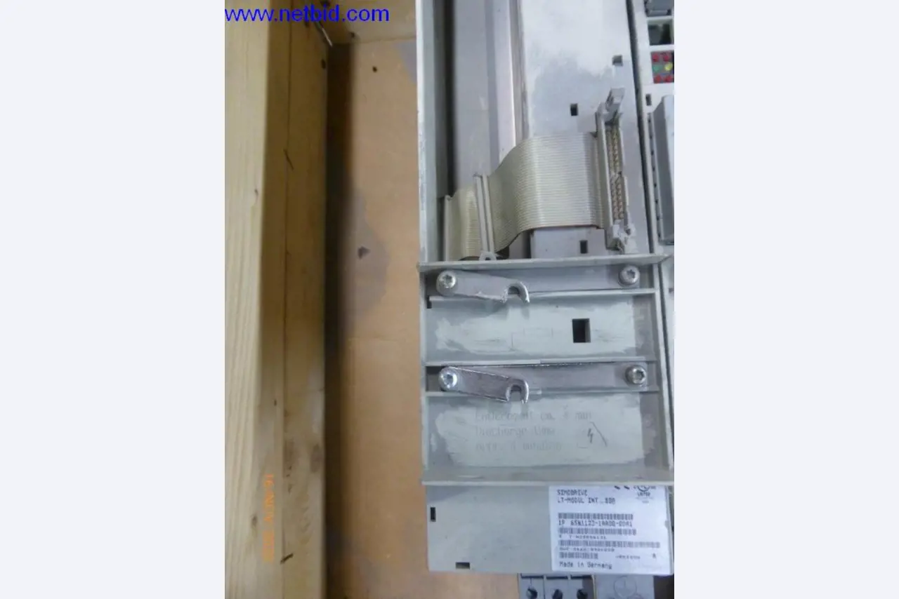 Heating system for low pressure casting molds-48