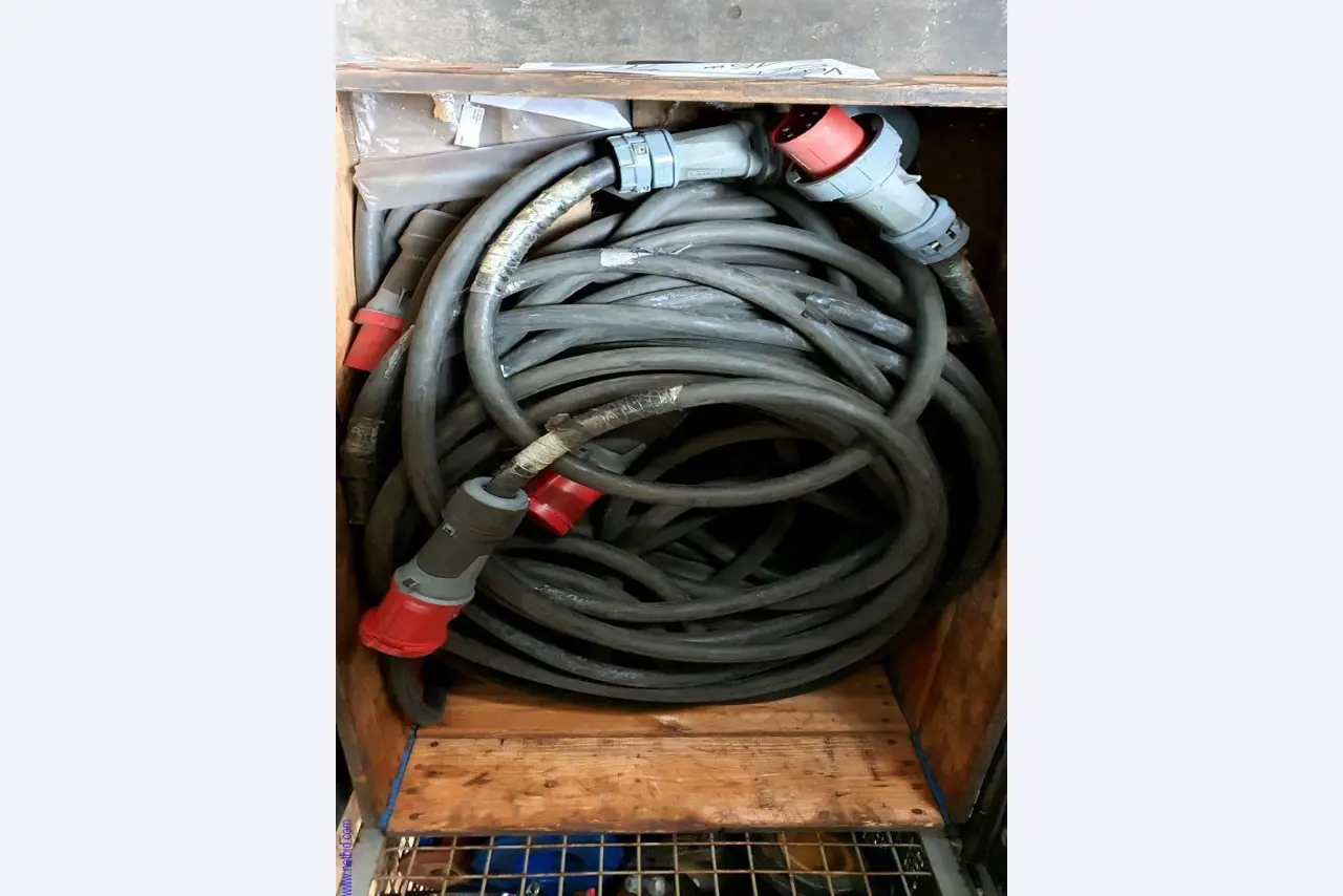 Geräte zur Klima-Wärme-Kälte-Ventilation, Werkstatt– u. Lagereinrichtung-3