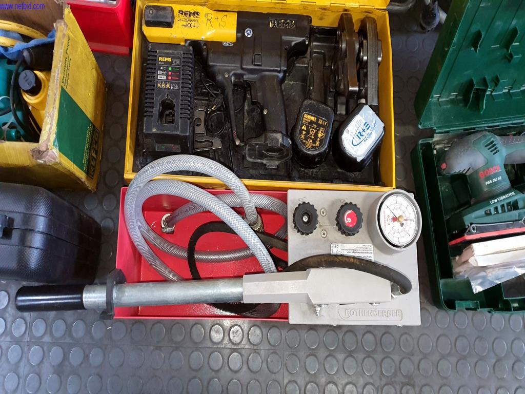 Geräte zur Klima-Wärme-Kälte-Ventilation, Werkstatt– u. Lagereinrichtung-6