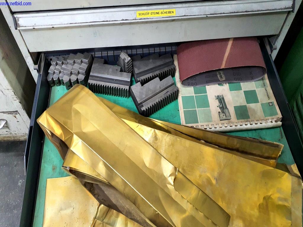 Equipamento operacional e de escritório de uma empresa de impressão-11