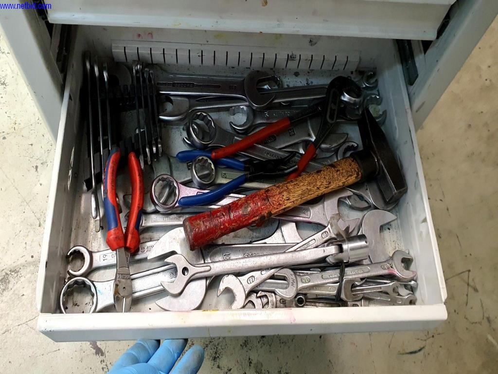 Equipamento operacional e de escritório de uma empresa de impressão-5