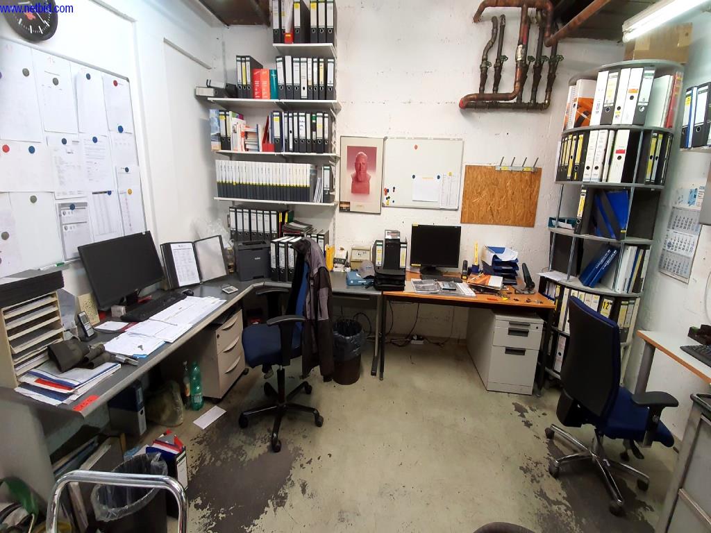 Wyposażenie operacyjne i biurowe firmy poligraficznej-1