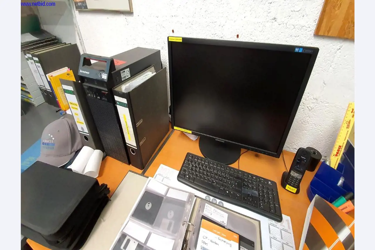 Equipamento operacional e de escritório de uma empresa de impressão-1