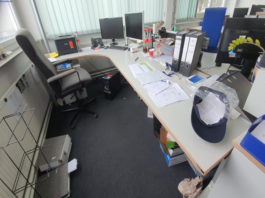 Wyposażenie operacyjne i biurowe firmy poligraficznej-1