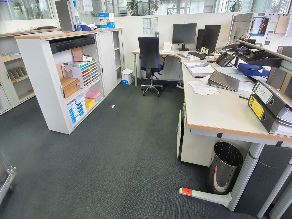 Equipamiento operativo y de oficina de una imprenta-1