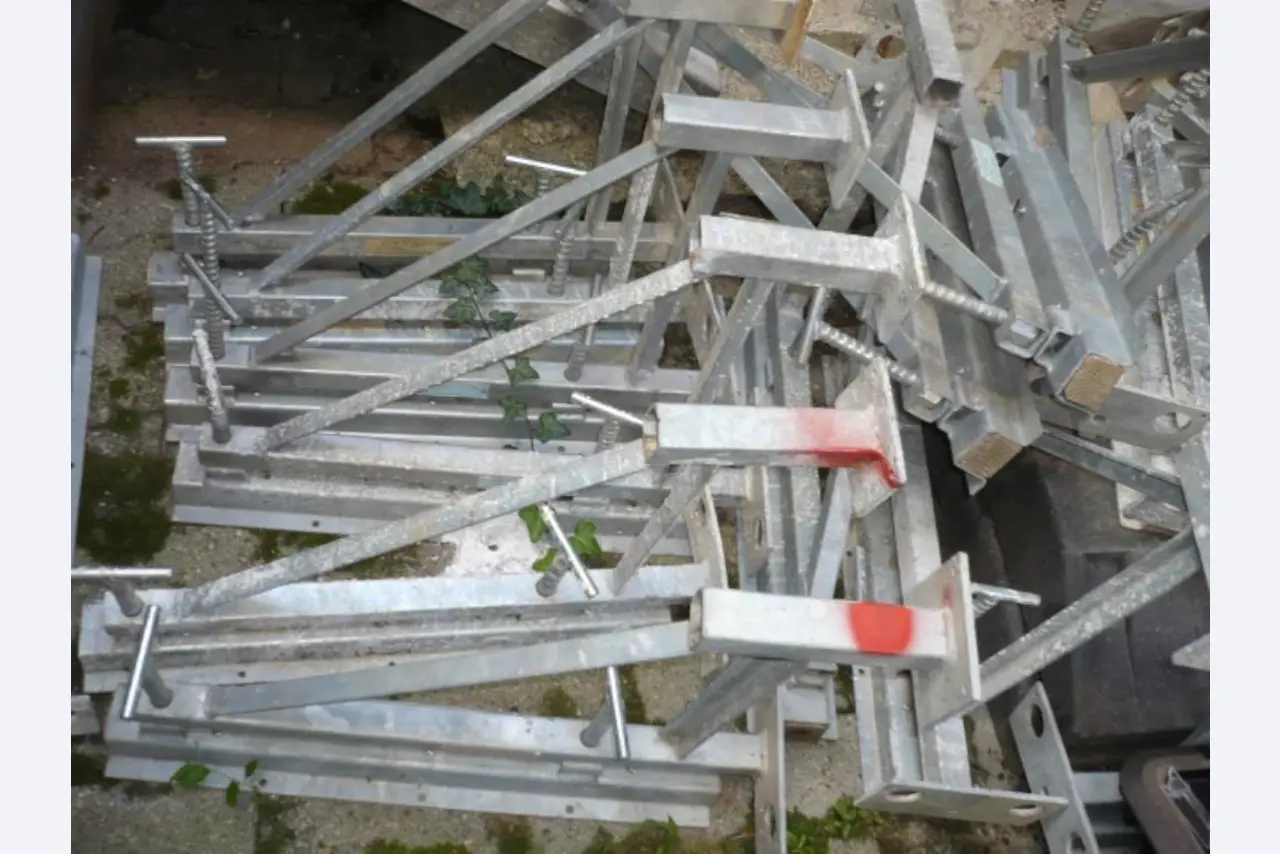 Vozidla a stavební příslušenství-1