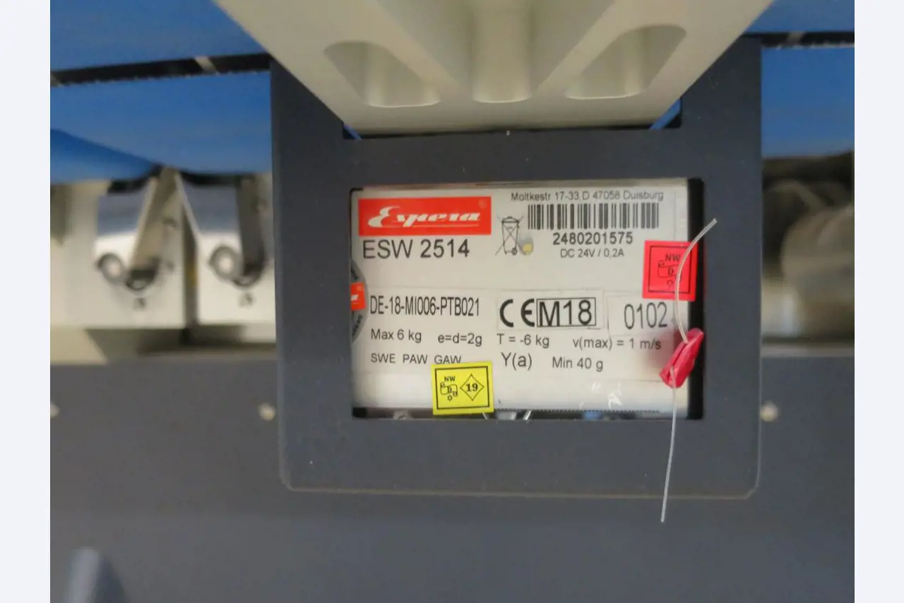 Máquinas bem conservadas para a produção de carnes salgadas/produtos de carne curados e carnes fumadas, máquinas de corte e de embalagem, equipamento de fábrica e de escritório-2