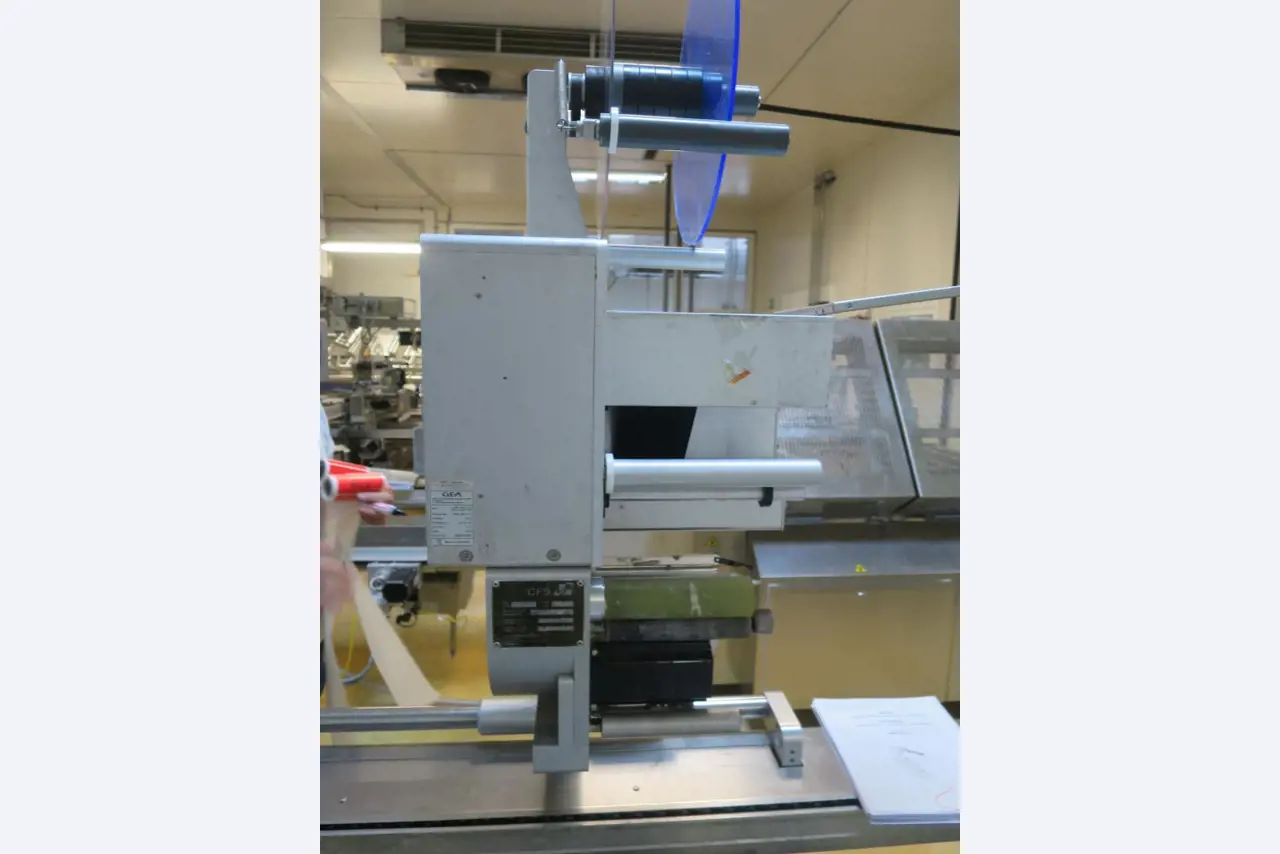 Máquinas bem conservadas para a produção de carnes salgadas/produtos de carne curados e carnes fumadas, máquinas de corte e de embalagem, equipamento de fábrica e de escritório-5