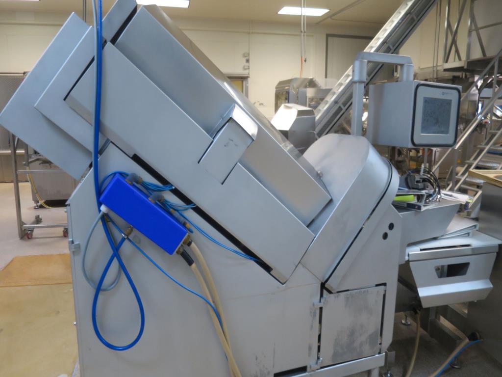 Dobře udržované stroje na výrobu solených masných výrobků a uzenin, porcovací a balicí stroje, tovární a kancelářské vybavení.-3