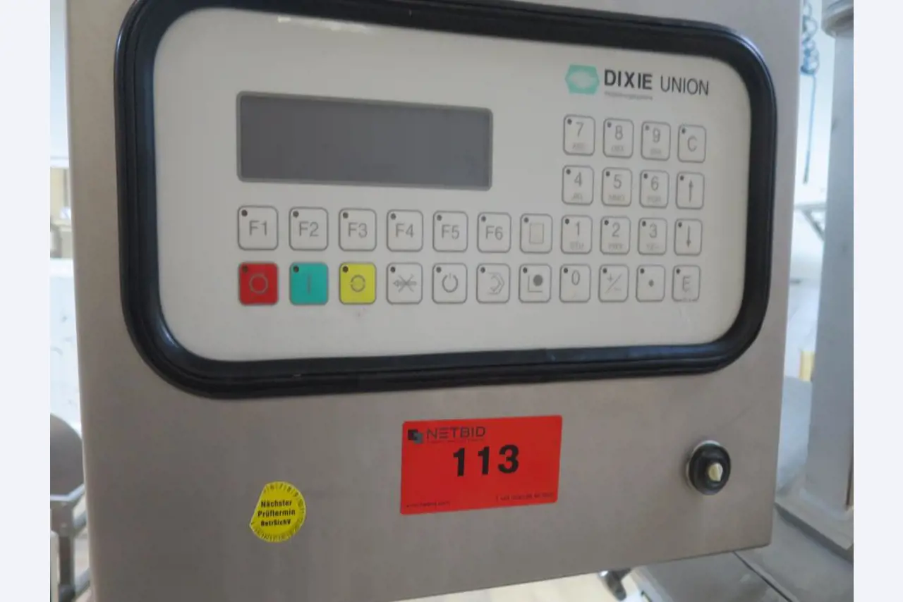 Máquinas bem conservadas para a produção de carnes salgadas/produtos de carne curados e carnes fumadas, máquinas de corte e de embalagem, equipamento de fábrica e de escritório-4