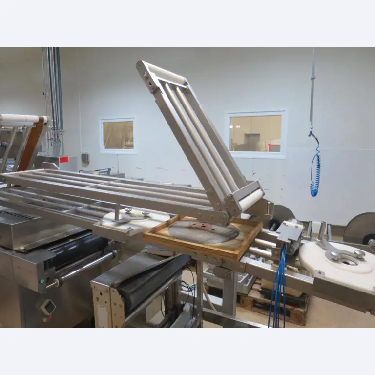 Máquinas bem conservadas para a produção de carnes salgadas/produtos de carne curados e carnes fumadas, máquinas de corte e de embalagem, equipamento de fábrica e de escritório-6