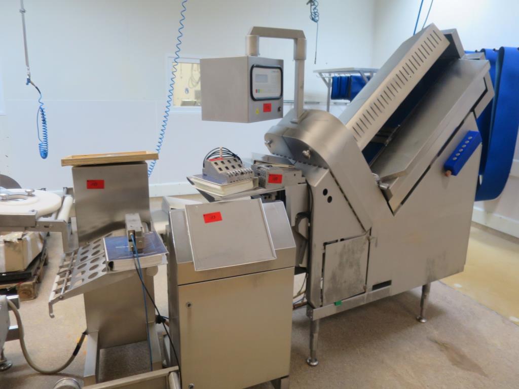 Dobře udržované stroje na výrobu solených masných výrobků a uzenin, porcovací a balicí stroje, tovární a kancelářské vybavení.-7