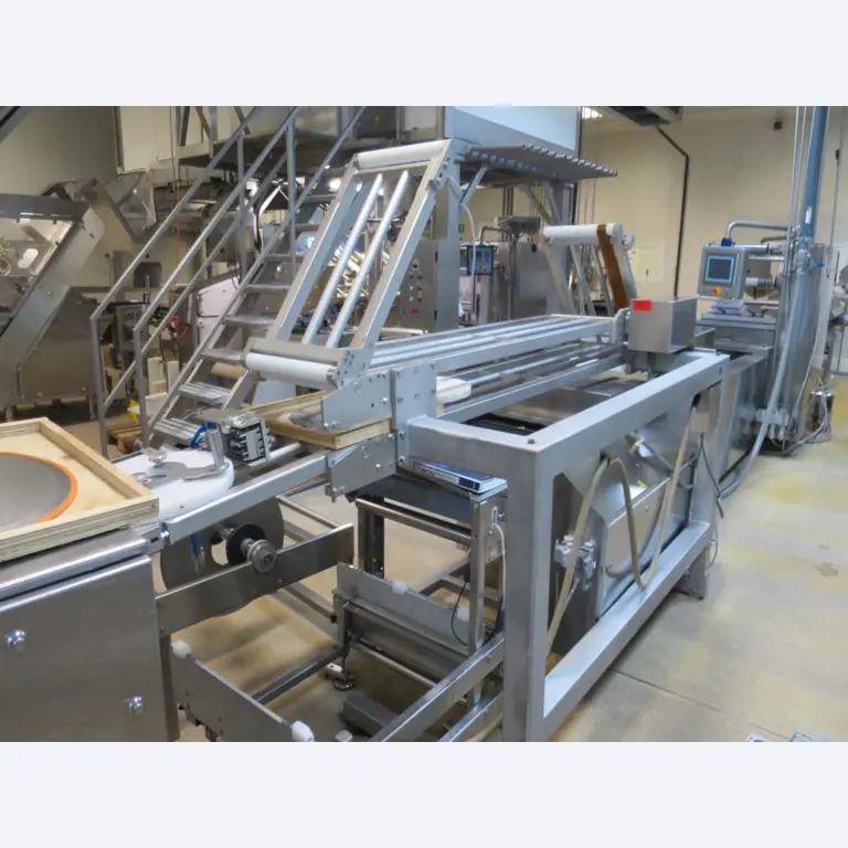 Máquinas bem conservadas para a produção de carnes salgadas/produtos de carne curados e carnes fumadas, máquinas de corte e de embalagem, equipamento de fábrica e de escritório-9