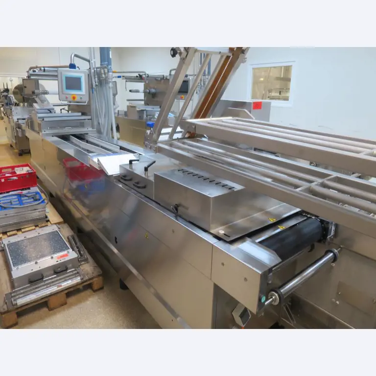 Máquinas bem conservadas para a produção de carnes salgadas/produtos de carne curados e carnes fumadas, máquinas de corte e de embalagem, equipamento de fábrica e de escritório-4