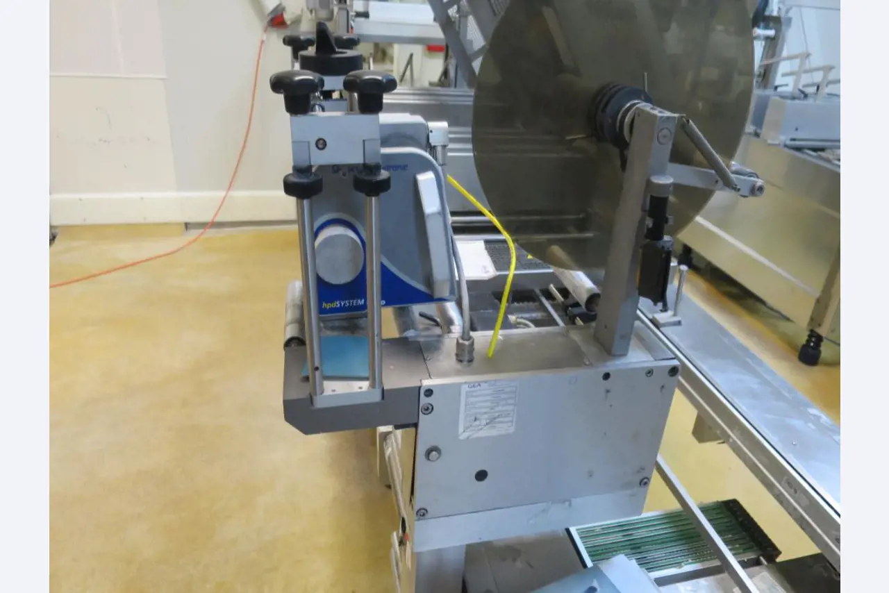 Máquinas bem conservadas para a produção de carnes salgadas/produtos de carne curados e carnes fumadas, máquinas de corte e de embalagem, equipamento de fábrica e de escritório-5