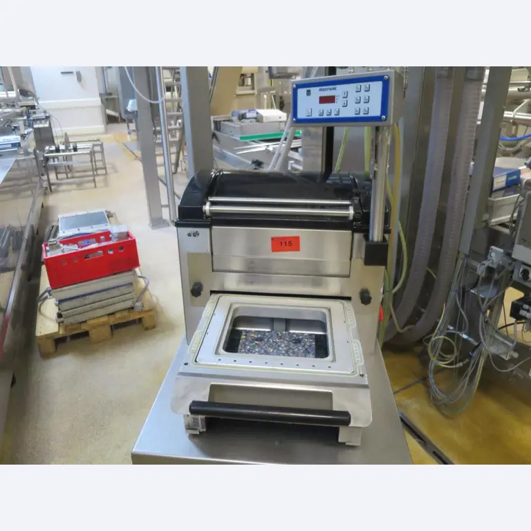 Máquinas bem conservadas para a produção de carnes salgadas/produtos de carne curados e carnes fumadas, máquinas de corte e de embalagem, equipamento de fábrica e de escritório-1