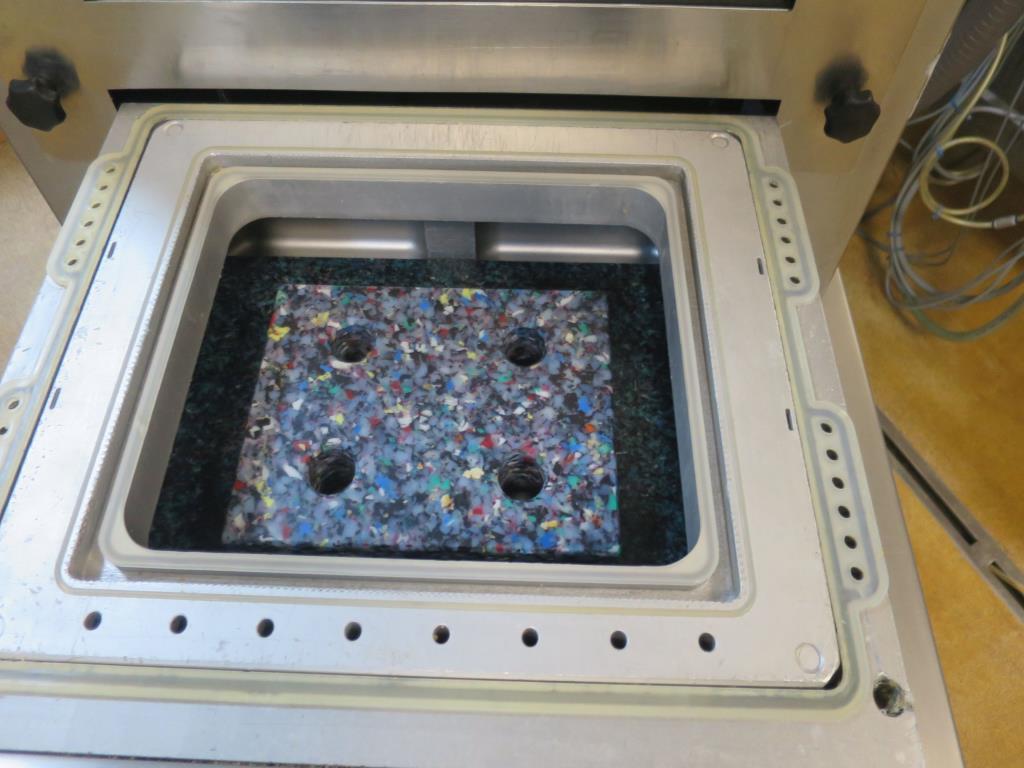 gepflegte Maschinen zur Produktion von gesalzenen Fleisch-/ Pökelwaren und Geräuchertem, Schneide- und Verpackungsmaschinen, Betriebs– und Geschäftsausstattung-2