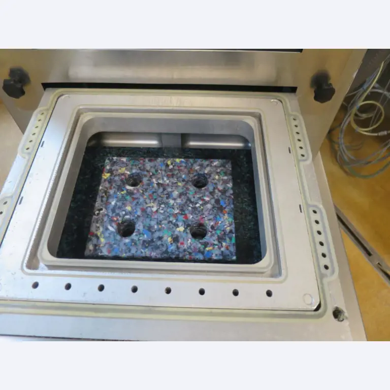 Máquinas bem conservadas para a produção de carnes salgadas/produtos de carne curados e carnes fumadas, máquinas de corte e de embalagem, equipamento de fábrica e de escritório-2