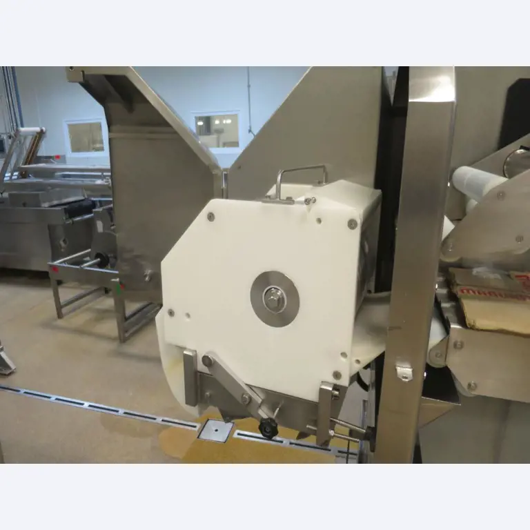 Máquinas bem conservadas para a produção de carnes salgadas/produtos de carne curados e carnes fumadas, máquinas de corte e de embalagem, equipamento de fábrica e de escritório-3