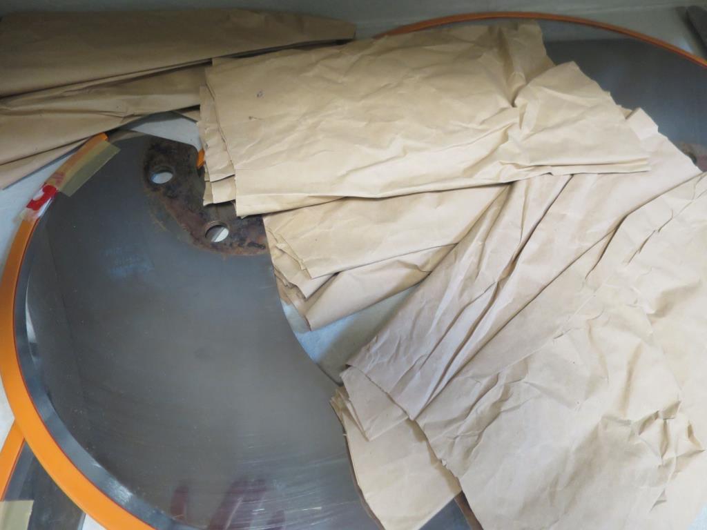 Well-maintained machines for the production of salted meat, cured and smoked products, cutting and packaging machines, operating and office equipment-4