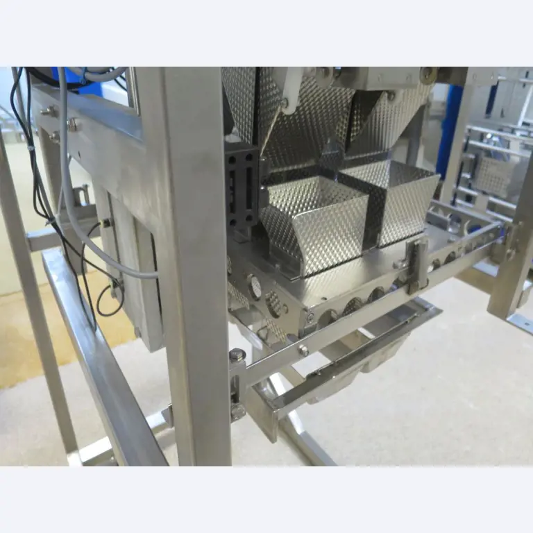 Máquinas bem conservadas para a produção de carnes salgadas/produtos de carne curados e carnes fumadas, máquinas de corte e de embalagem, equipamento de fábrica e de escritório-6