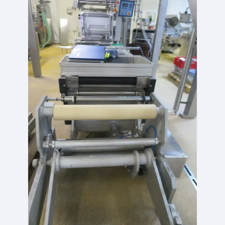 Máquinas bem conservadas para a produção de carnes salgadas/produtos de carne curados e carnes fumadas, máquinas de corte e de embalagem, equipamento de fábrica e de escritório-3