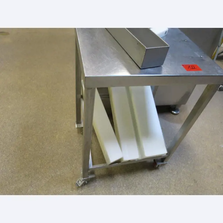 Máquinas bem conservadas para a produção de carnes salgadas/produtos de carne curados e carnes fumadas, máquinas de corte e de embalagem, equipamento de fábrica e de escritório-8