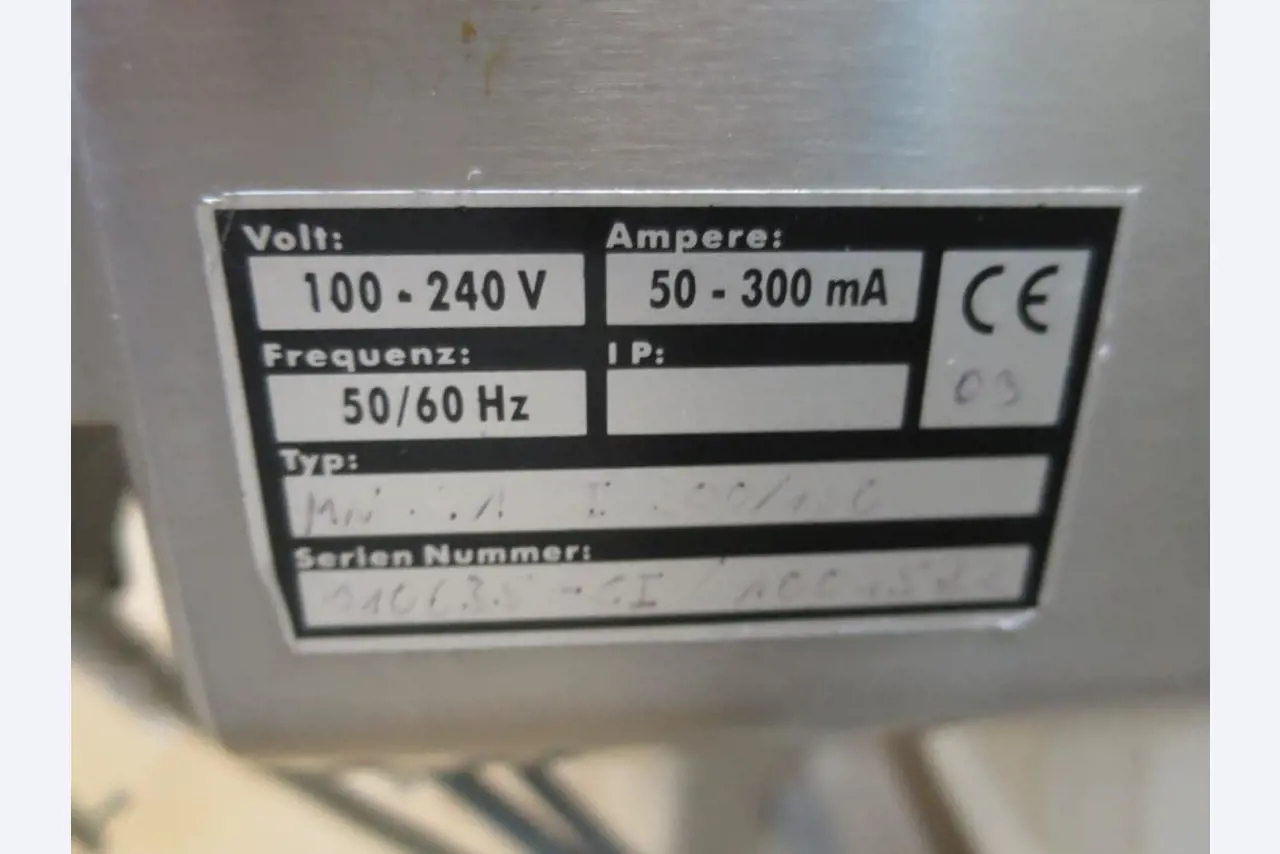 Máquinas bem conservadas para a produção de carnes salgadas/produtos de carne curados e carnes fumadas, máquinas de corte e de embalagem, equipamento de fábrica e de escritório-2