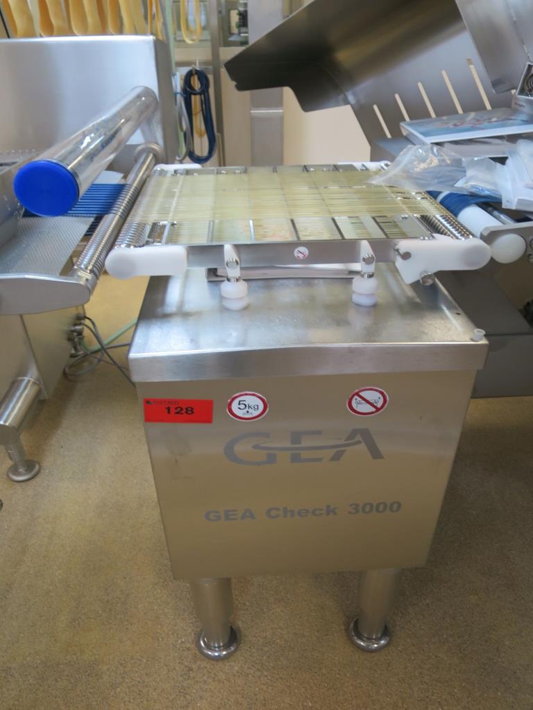 Dobře udržované stroje na výrobu solených masných výrobků a uzenin, porcovací a balicí stroje, tovární a kancelářské vybavení.-1