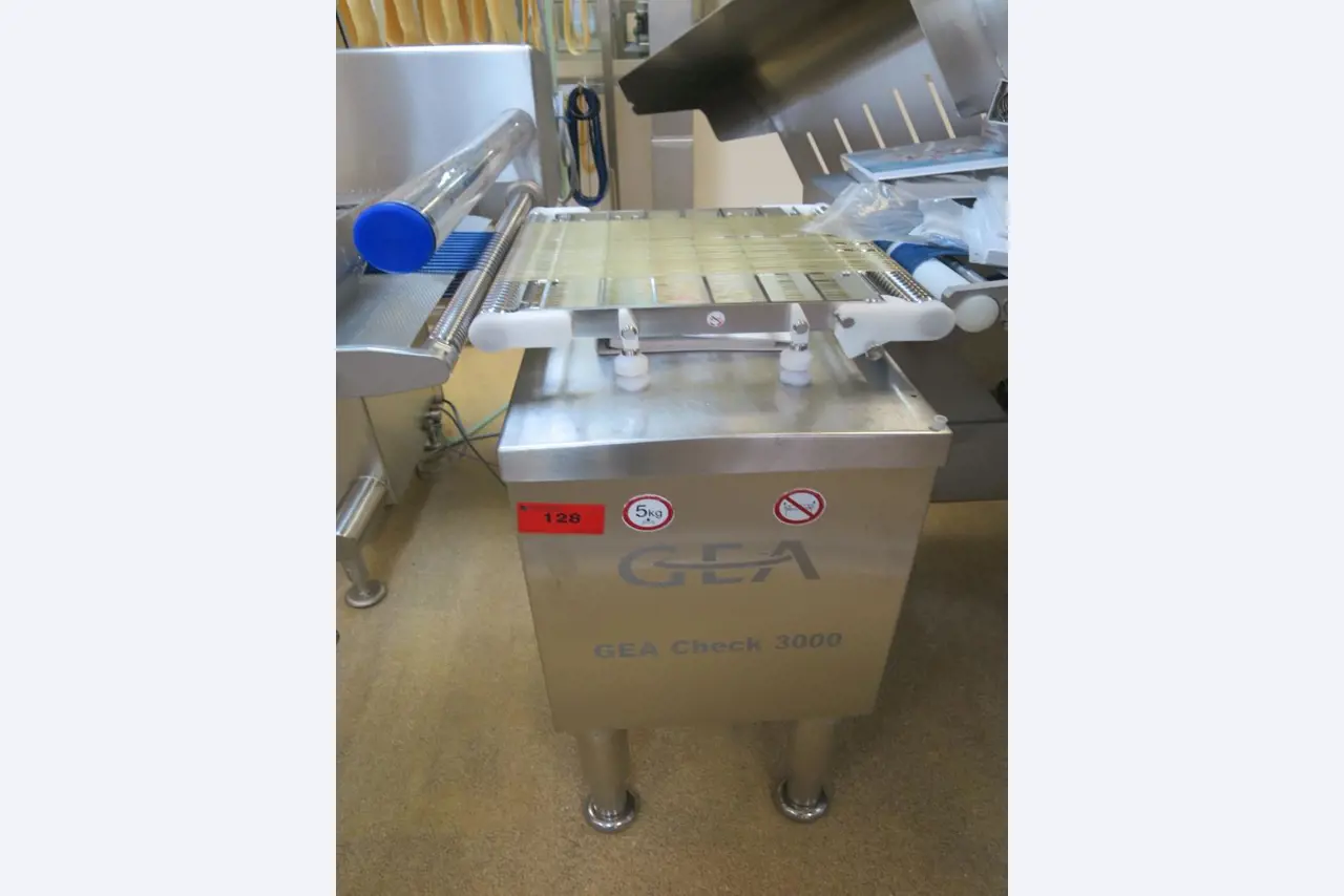 Well-maintained machines for the production of salted meat, cured and smoked products, cutting and packaging machines, operating and office equipment-1