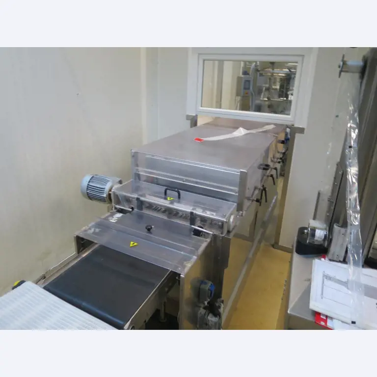 Máquinas bem conservadas para a produção de carnes salgadas/produtos de carne curados e carnes fumadas, máquinas de corte e de embalagem, equipamento de fábrica e de escritório-3