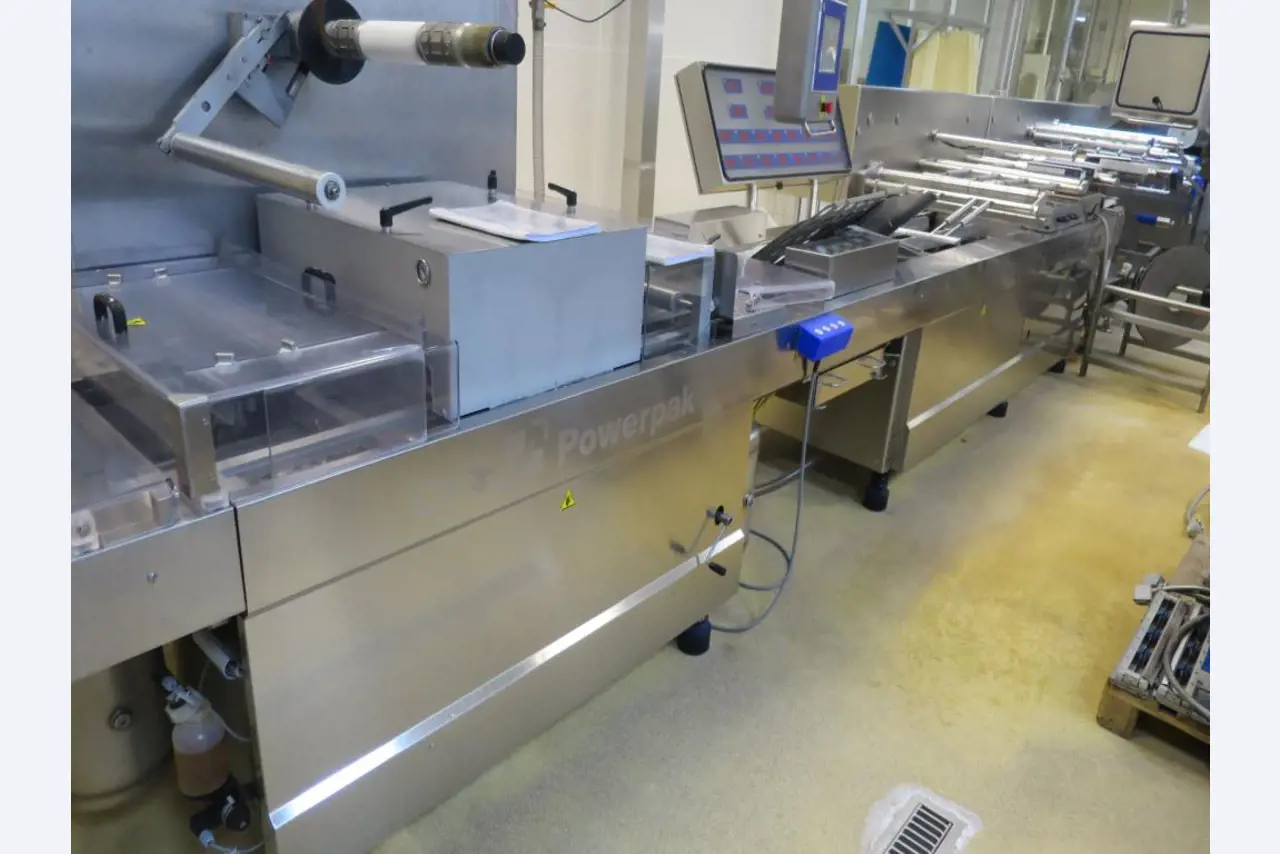 Máquinas bem conservadas para a produção de carnes salgadas/produtos de carne curados e carnes fumadas, máquinas de corte e de embalagem, equipamento de fábrica e de escritório-4