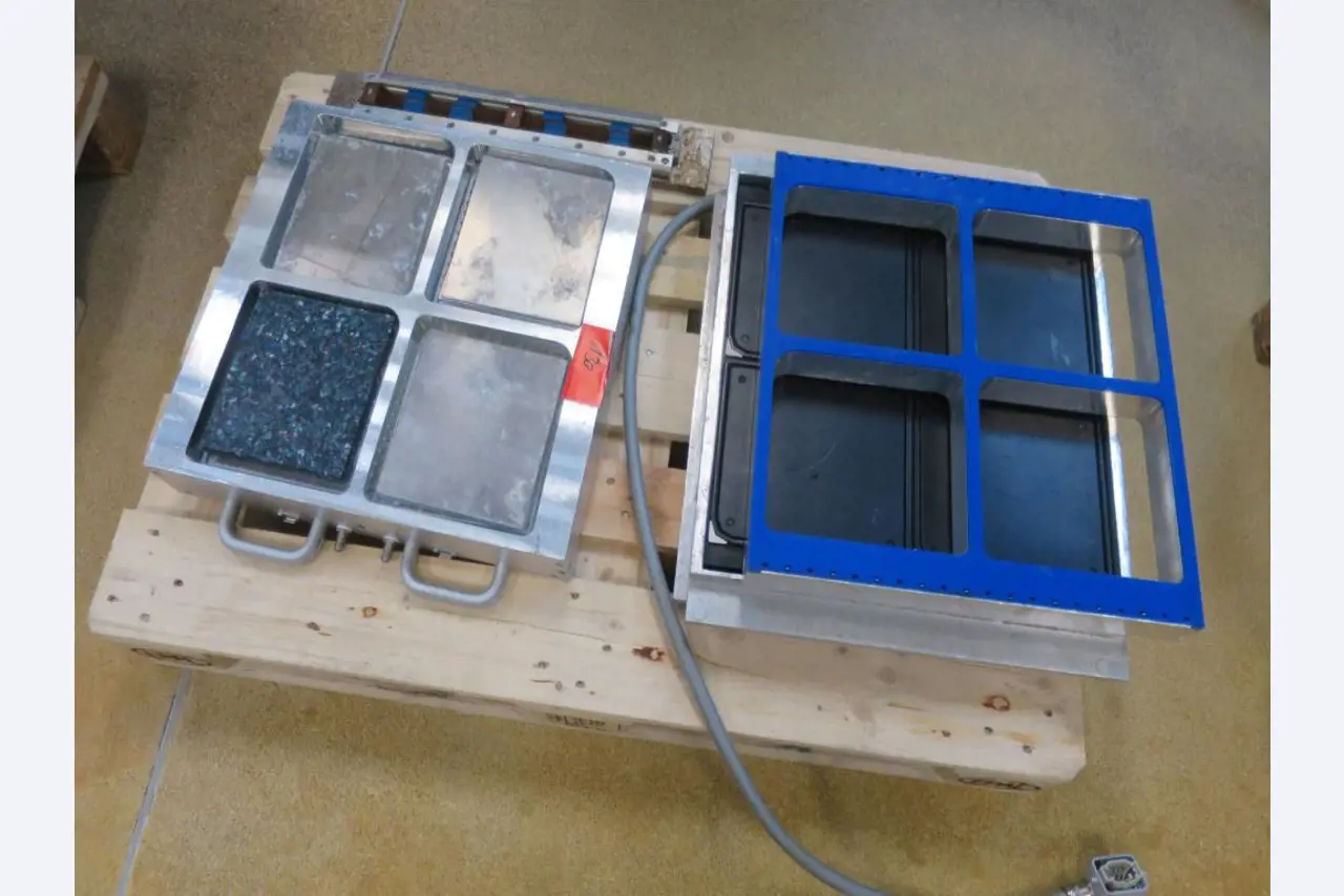 Máquinas bem conservadas para a produção de carnes salgadas/produtos de carne curados e carnes fumadas, máquinas de corte e de embalagem, equipamento de fábrica e de escritório-7