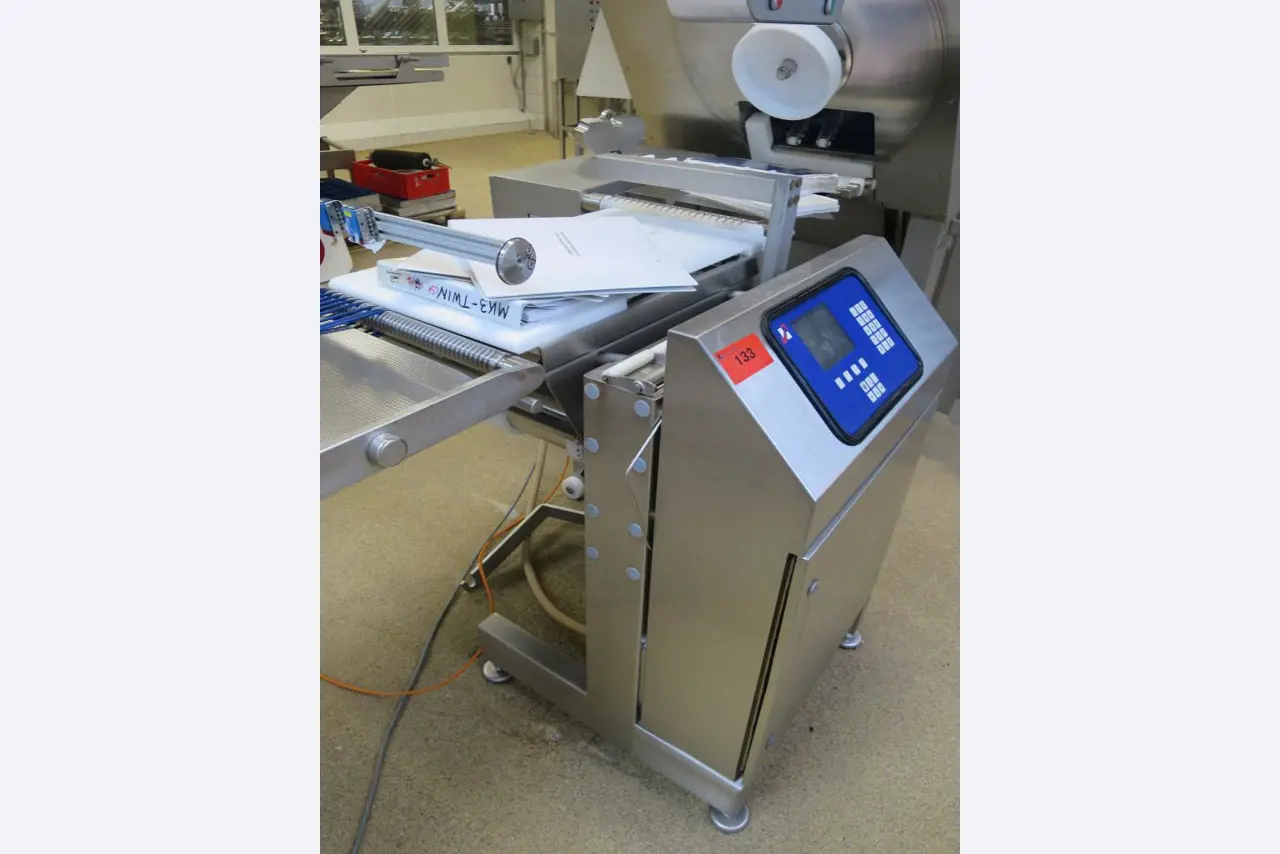 Well-maintained machines for the production of salted meat, cured and smoked products, cutting and packaging machines, operating and office equipment-1