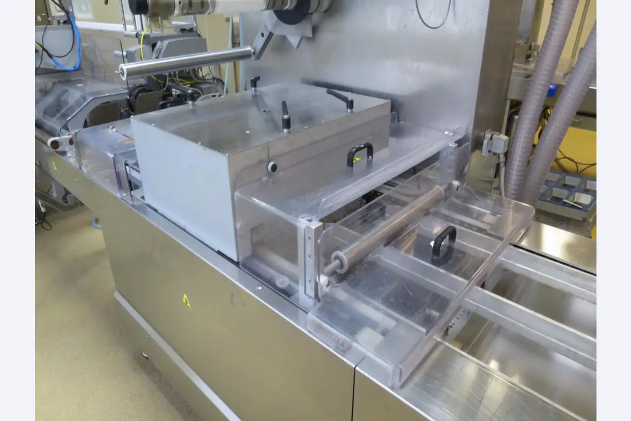 Well-maintained machines for the production of salted meat, cured and smoked products, cutting and packaging machines, operating and office equipment-4