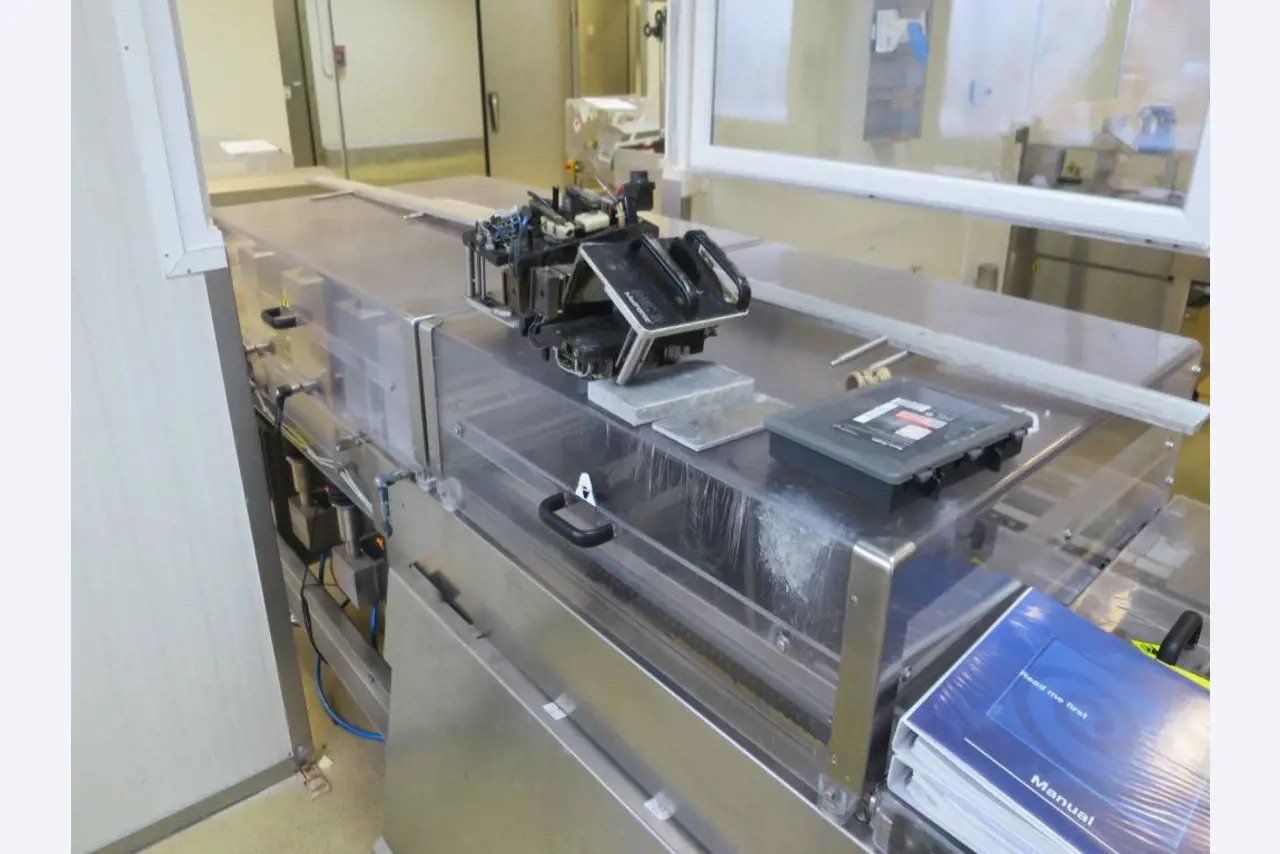 Well-maintained machines for the production of salted meat, cured and smoked products, cutting and packaging machines, operating and office equipment-6